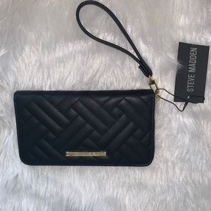 Black wallet wristlet purse Steve Madden